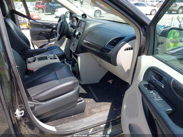 2C4RC1BG0GR293316 Chrysler Town and Country