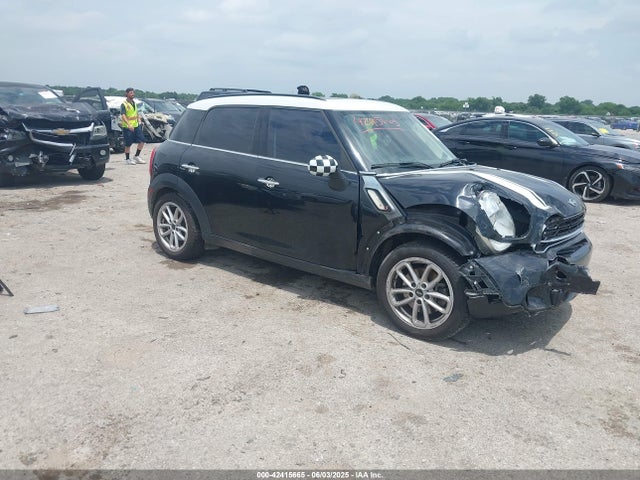 2016 MINI COUNTRYMAN WMWZC3C56GWT08933 Photo 0