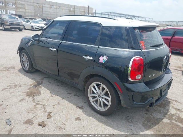 2016 MINI COUNTRYMAN WMWZC3C56GWT08933 Photo 2