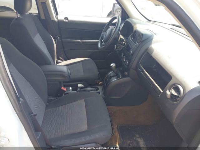 1C4NJRBB6GD668717 Jeep Patriot Sport