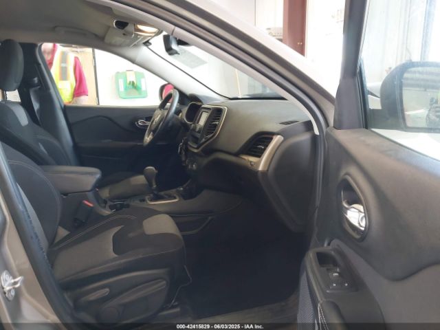1C4PJMAB2HW537884 Jeep Cherokee