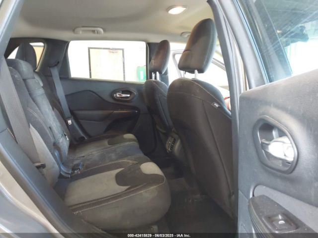 1C4PJMAB2HW537884 Jeep Cherokee