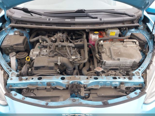 JTDKDTB35F1112124 Toyota Prius C Two