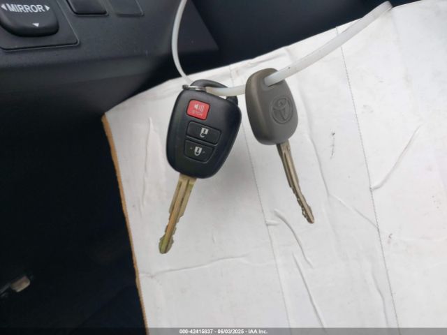 JTDKDTB35F1112124 Toyota Prius C Two