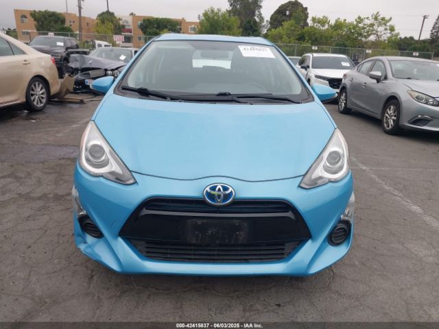 JTDKDTB35F1112124 Toyota Prius C Two