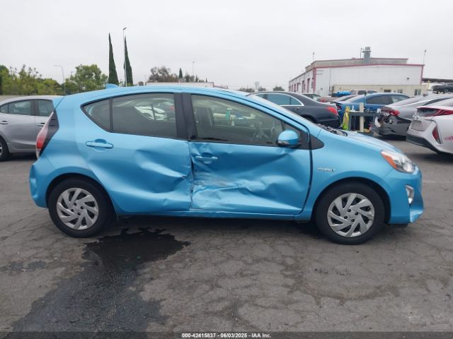 JTDKDTB35F1112124 Toyota Prius C Two