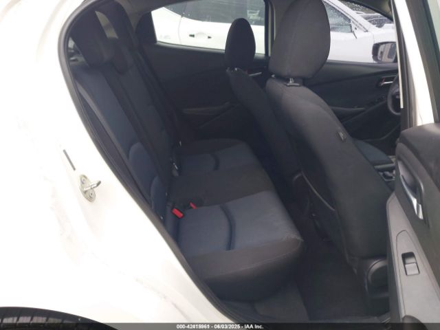 3MYDLBYV4JY302016 Toyota YARIS IA