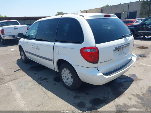 2006 CHRYSLER TOWN & COUNTRY 1A4GP45R26B704121 Photo 2
