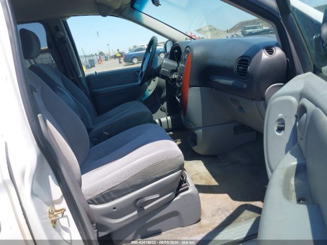 2006 CHRYSLER TOWN & COUNTRY 1A4GP45R26B704121 Photo 4