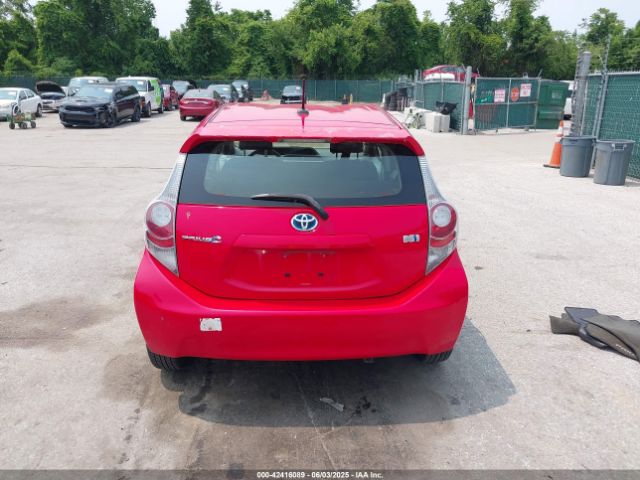 JTDKDTB37E1566373 Toyota Prius C Three