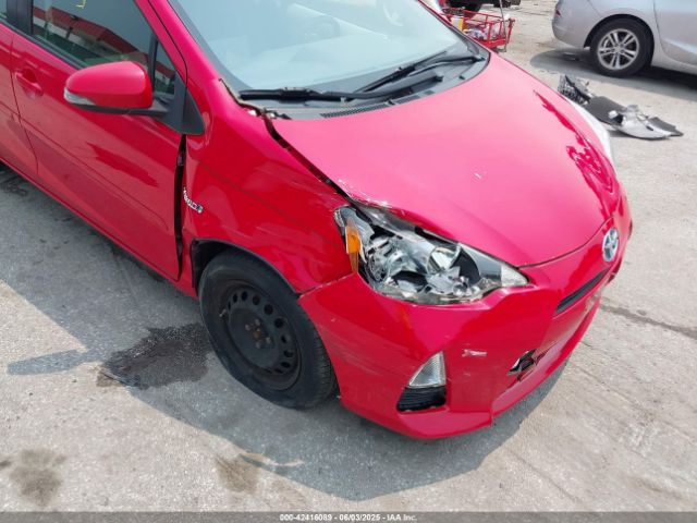 JTDKDTB37E1566373 Toyota Prius C Three