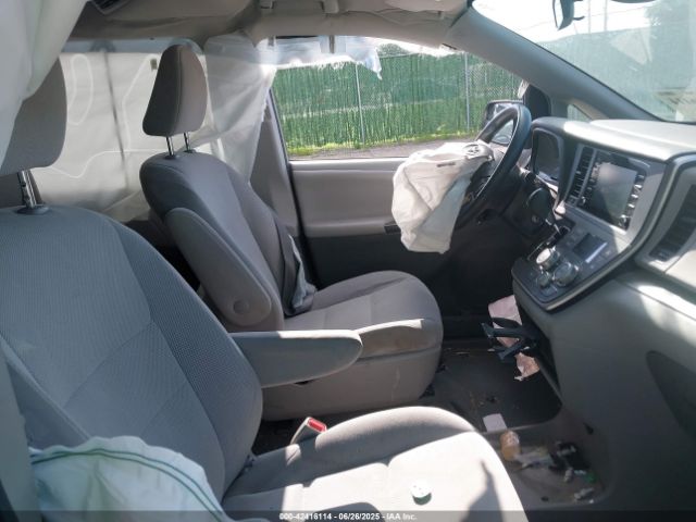 2020 TOYOTA SIENNA 5TDZZ3DCXLS071940 Photo 4