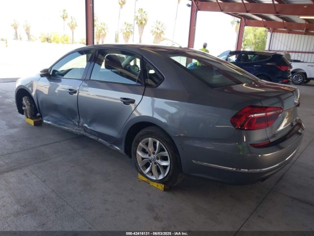 2018 VOLKSWAGEN PASSAT 1VWAA7A37JC047557 Photo 2