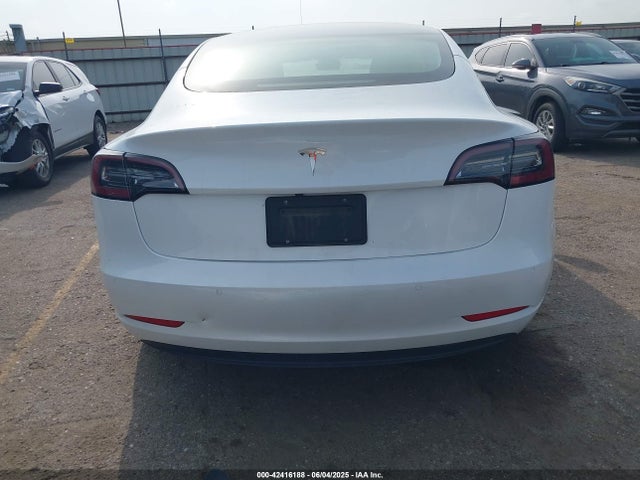 Tesla 2022 2022 5YJ3E1EA2NF200652 Image 16