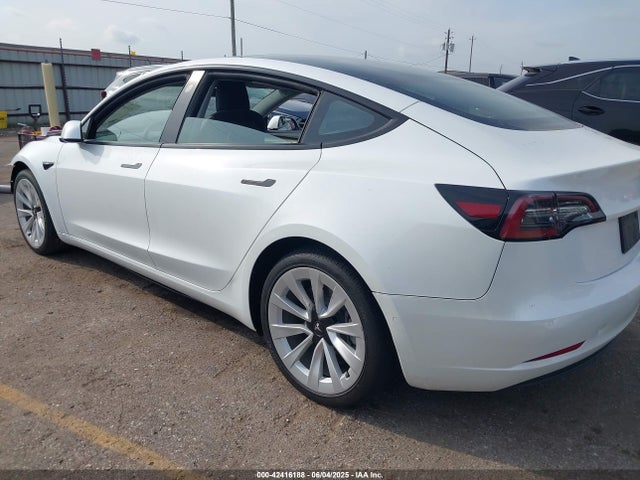 2022 TESLA MODEL 3 5YJ3E1EA2NF200652 Photo 2