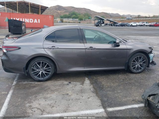 4T1F31AK9RU068189 Toyota Camry Hybrid Xle