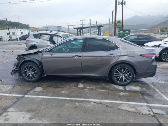 4T1F31AK9RU068189 Toyota Camry Hybrid Xle