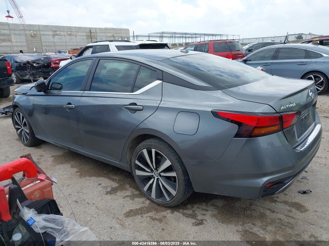 Nissan 2022 2022 1N4BL4CV4NN336040 Image 3
