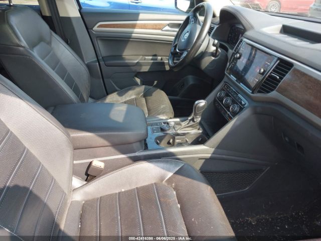 1V2NR2CA9JC563980 Volkswagen 2018
