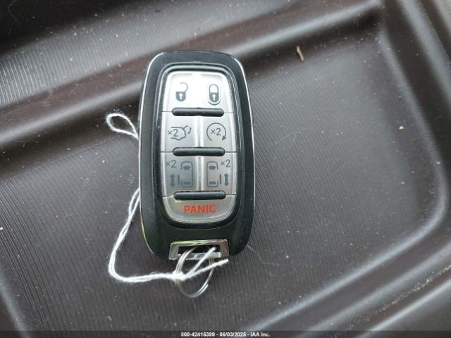 2018 CHRYSLER PACIFICA 2C4RC1BG4JR100494 Photo 10