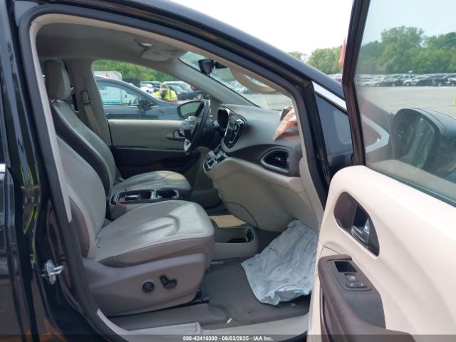 2018 CHRYSLER PACIFICA 2C4RC1BG4JR100494 Photo 4