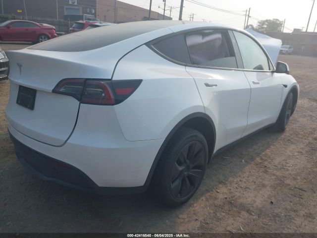 2025 TESLA MODEL Y 7SAYGDED5SF244428 Photo 3