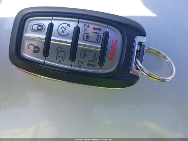 2019 CHRYSLER PACIFICA 2C4RC1FGXKR706264 Photo 10