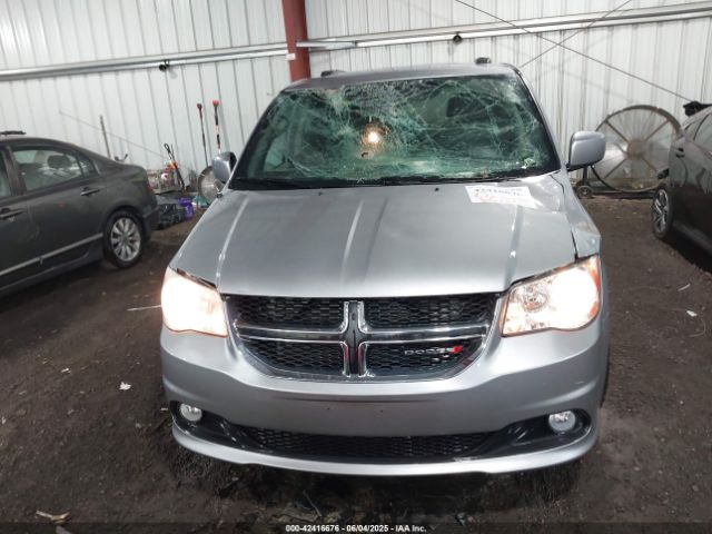 2C4RDGCG5JR240892 Dodge Grand Caravan Sxt