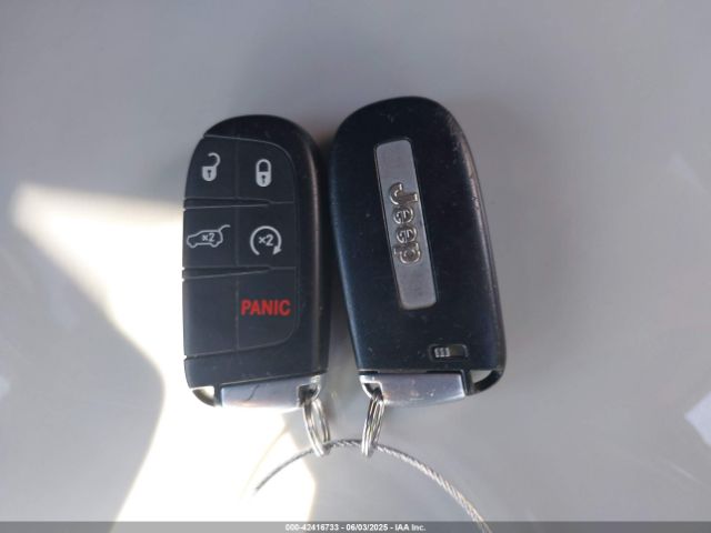 1C4RJFBG3GC423648 Jeep Grand Cherokee Limited