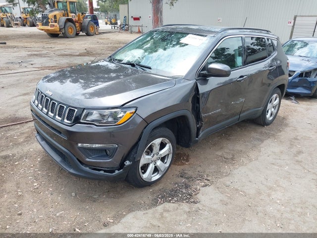 3C4NJCBB0MT598778 Jeep 2021
