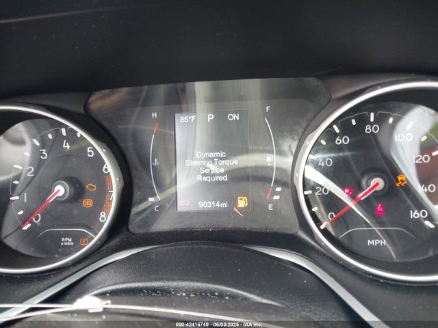 3C4NJCBB0MT598778 Jeep 2021