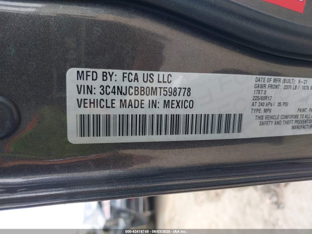 3C4NJCBB0MT598778 Jeep 2021
