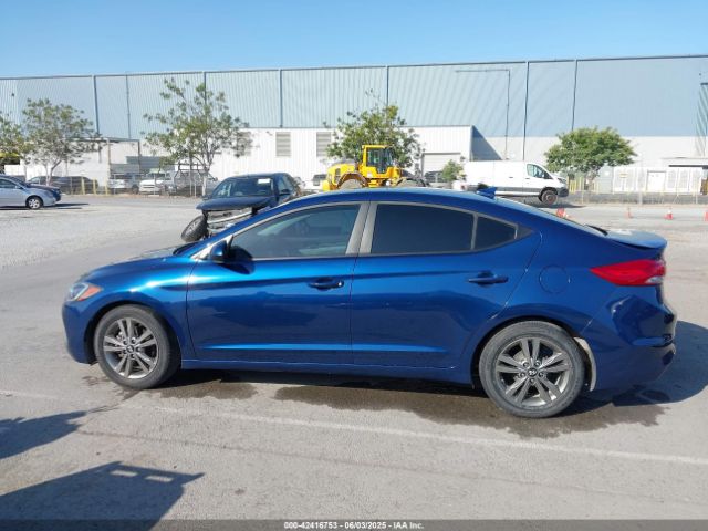 5NPD84LF2HH196569 Hyundai 2017