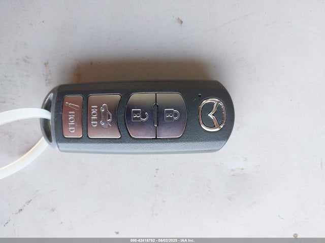 JM1GJ1U52G1421326 Mazda py