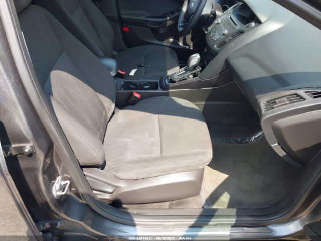 1FADP3F2XFL370361 Ford FOCUS SE