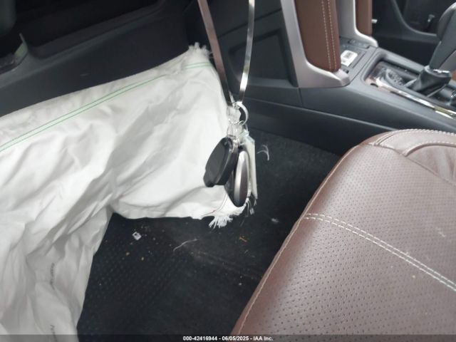 JF2SJGWC1JH499637 Subaru Forester 2.0xt Touring