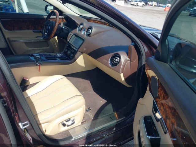 2011 JAGUAR XJ SAJWA2GB2BLV12601 Photo 4