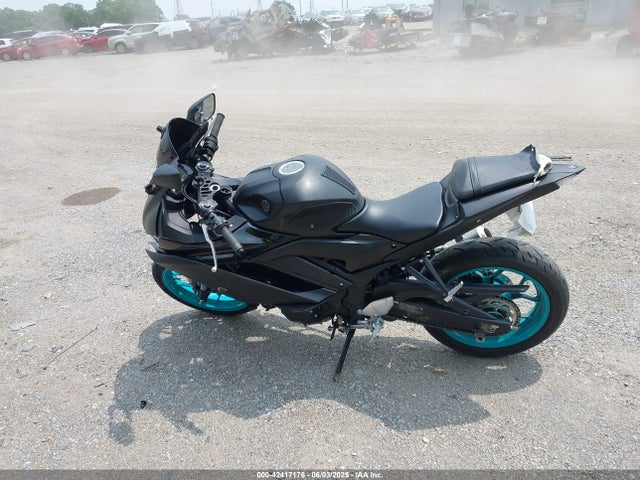 MH3RH18Y3RK017698 Yamaha Yzfr3 A