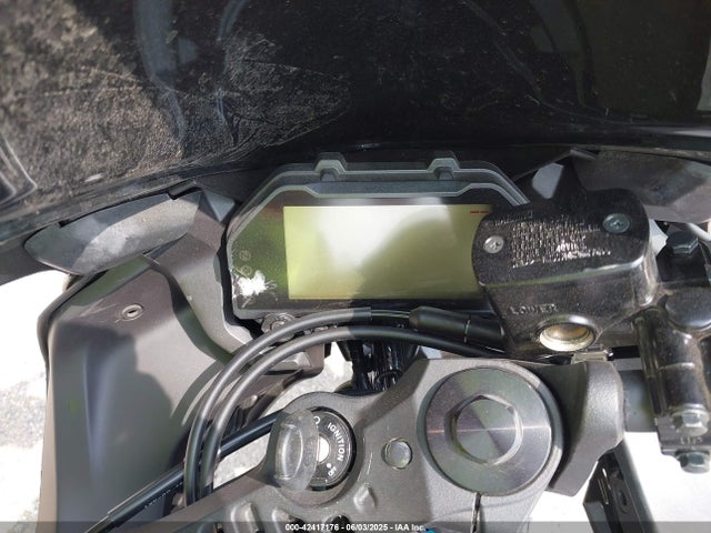 MH3RH18Y3RK017698 Yamaha Yzfr3 A