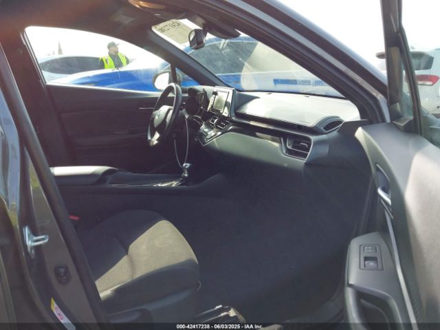 NMTKHMBX6JR040504 Toyota C-HR XLE