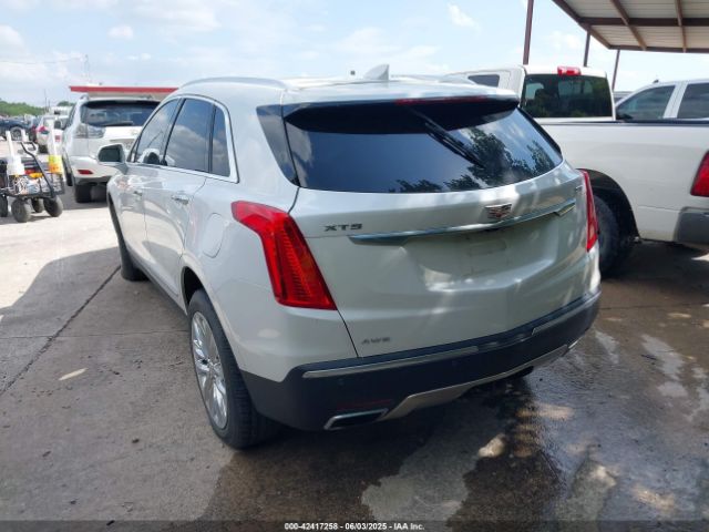 2017 CADILLAC XT5 1GYKNFRS4HZ100671 Photo 2