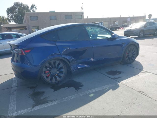 2023 TESLA MODEL Y 7SAYGDEFXPF712033 Photo 3