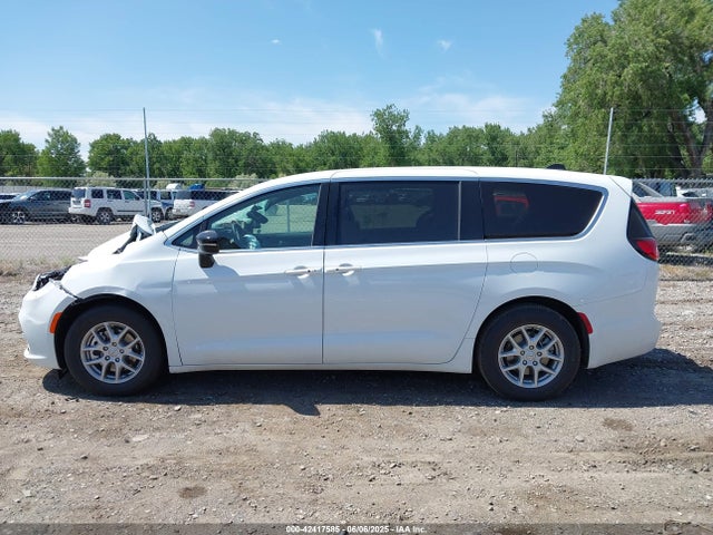 Chrysler Pacifica Select 2025 2C4RC1BG8SR584476 Image 13
