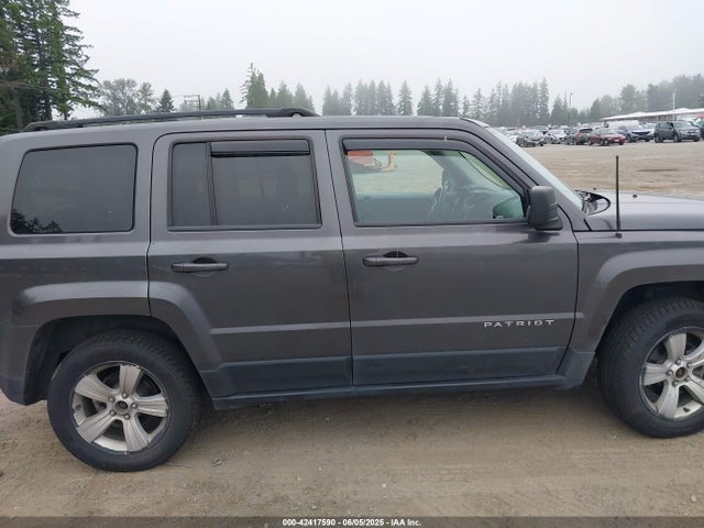 1C4NJRFB4GD610986 Jeep 2016