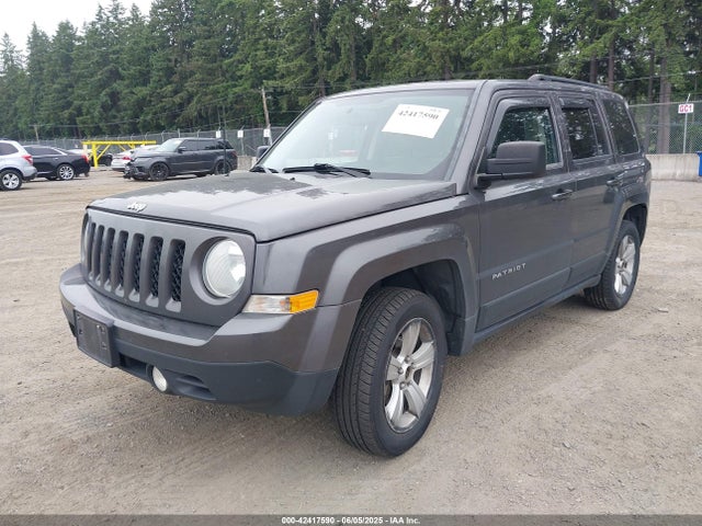 1C4NJRFB4GD610986 Jeep 2016