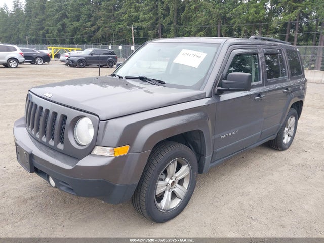 1C4NJRFB4GD610986 Jeep 2016
