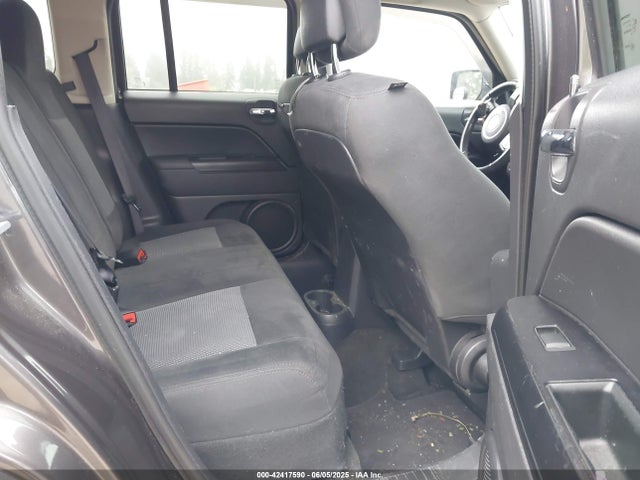 1C4NJRFB4GD610986 Jeep 2016