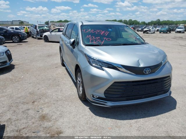 2022 TOYOTA SIENNA 5TDYRKEC8NS109477