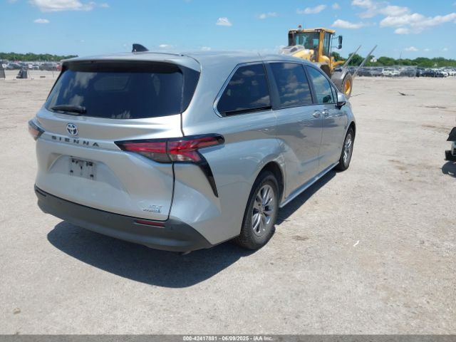2022 TOYOTA SIENNA 5TDYRKEC8NS109477 Photo 3