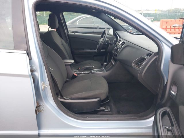 2012 CHRYSLER 200 1C3CCBAB3CN150454 Photo 4